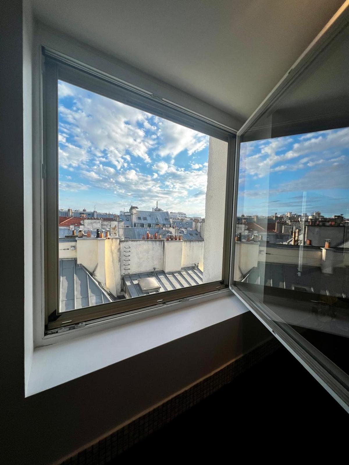 A Duplex With A Sacre Coeur'S View * Paris